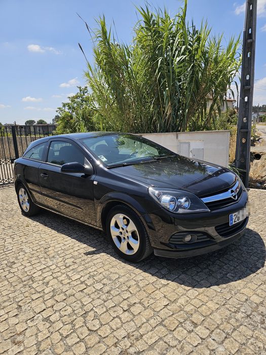 Opel Astra GTC — fotografia 2