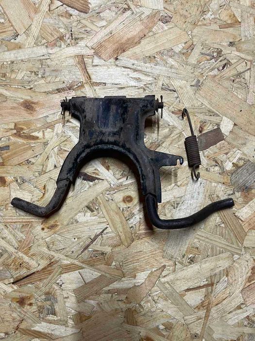 Центральная ножка Хонда Дио 18