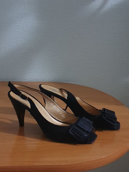 sprzedaję Buty rozmiar 37