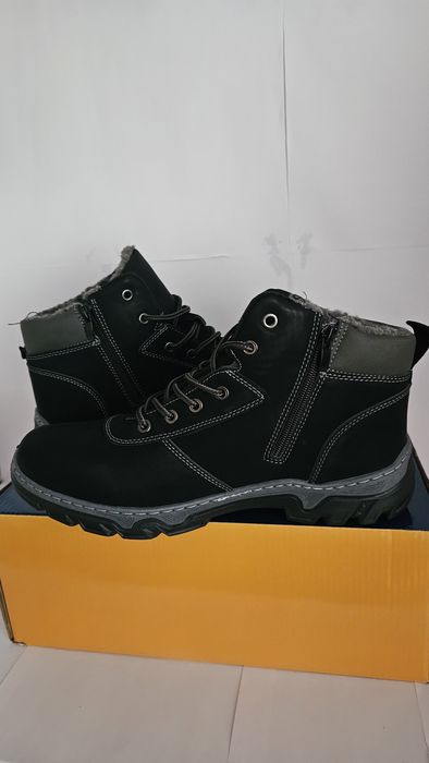 Buty nowe męskie zimowe modne rozmiar 43