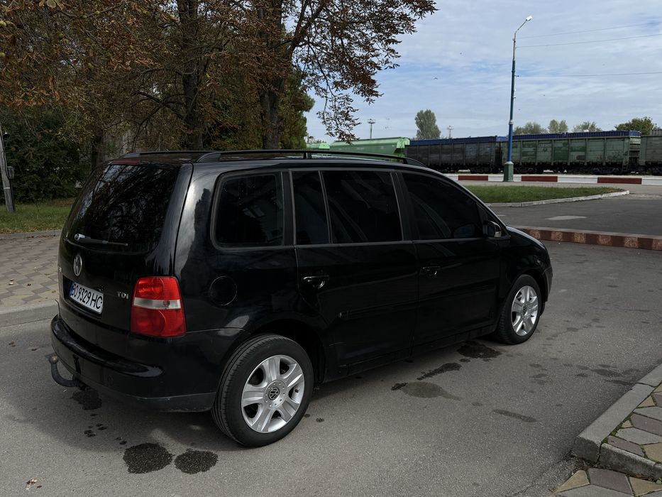 Продам Тоуран 2.0 дизель Автомат