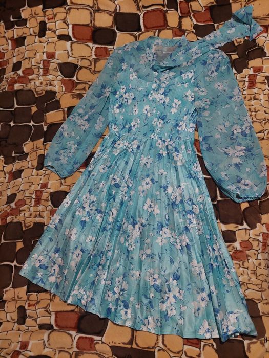 Платье женственное М Л