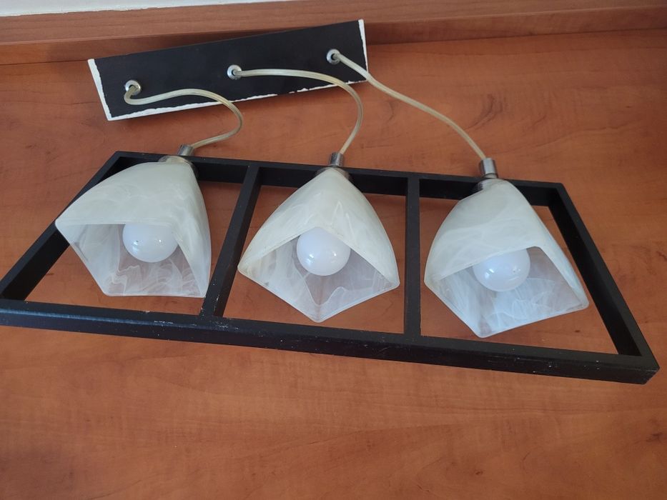Lampa z 3 żarówkami