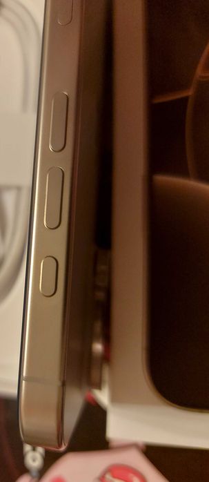 Iphone 16 Pro idealny Stan Titanium