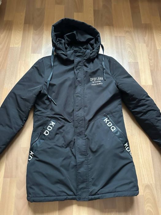 продам куртку теплу на підлітка