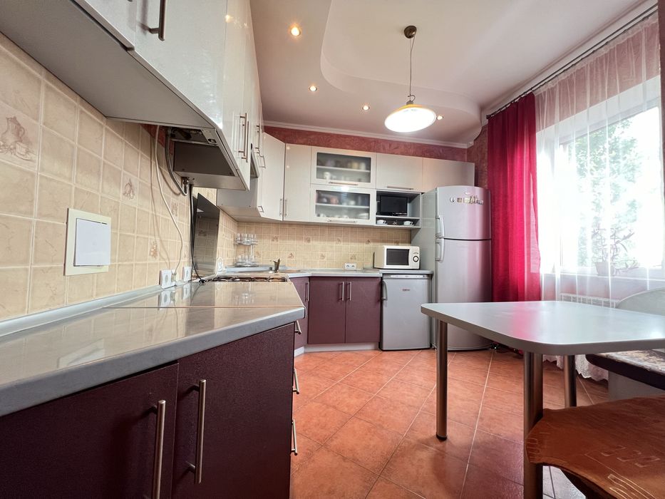 Продам якісний будинок з каміном, лазнею та альтанкою