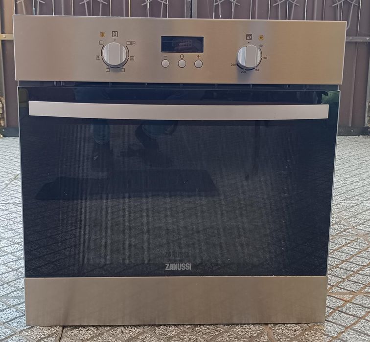 Forno Zanussi capacidade 72L