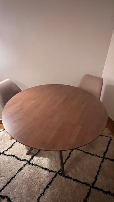 Mesa com 4 cadeiras
