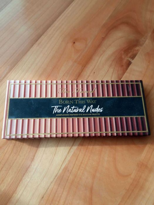 Paletka cieni Too Faced Born this way