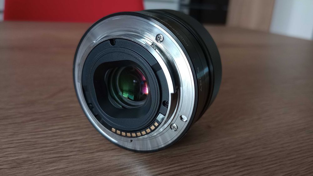 Obiektyw SONY SEL35F18 idealny bez rys przetarć uszkodzeń