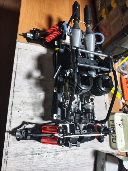 Kyosho Giga Crusher DF 1:8 nitro RC - ikona Monster Truck