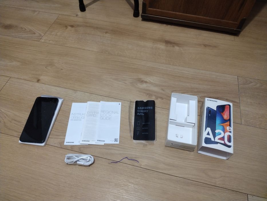 Smartfon Samsung Galaxy a20e