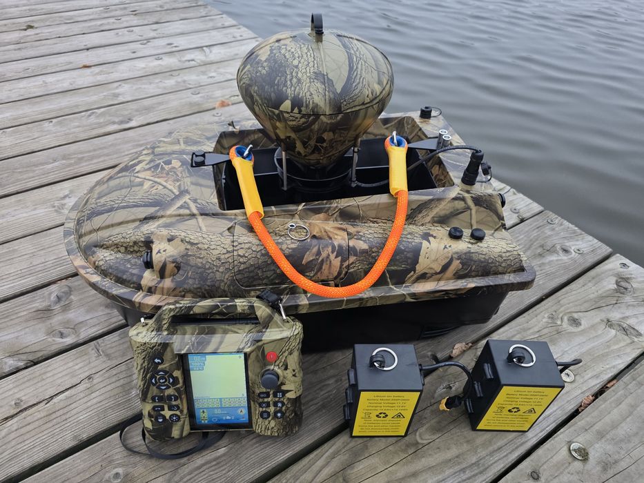 Łódka zanętowa gps ,echosonda, pilot   All-in-One!