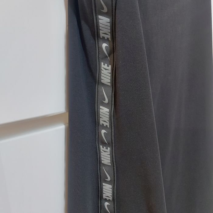 Sprzedam sukienkę NIKE rozmiar M