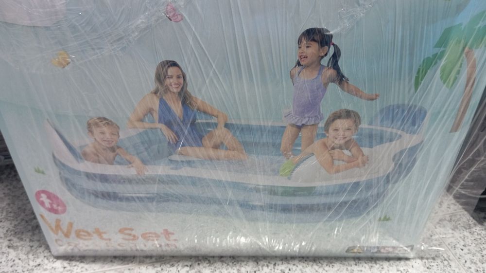 Piscina Insuflável Intex Family Lounge com Bancos