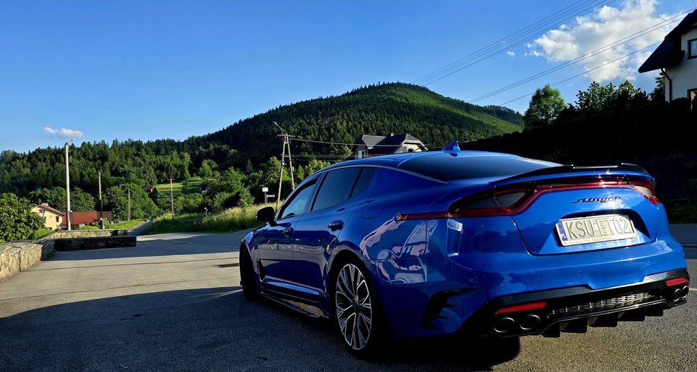 KIA stinger 3.3v6 AWD