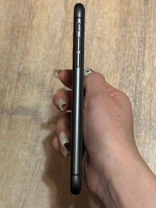 Продам  IPhone 11  MWLT2CN/A
