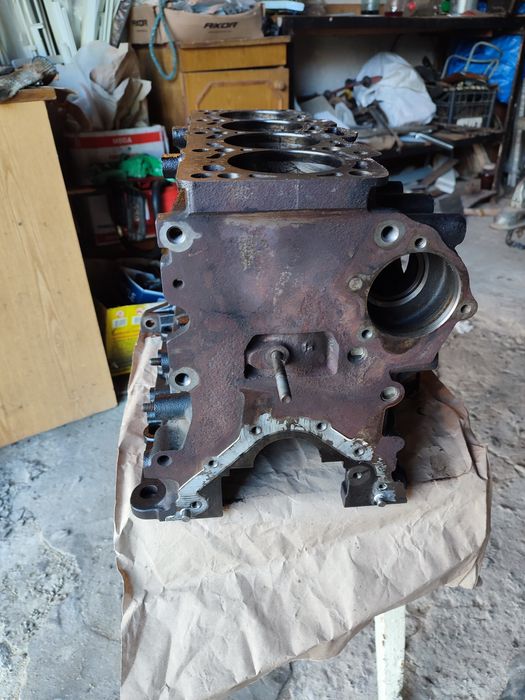 Блок audi vw 2.0, шатуны, поршня