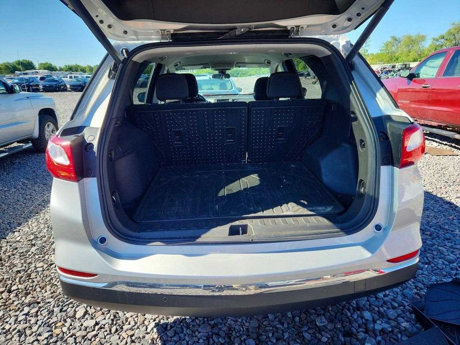 2021 Chevrolet Equinox LT &