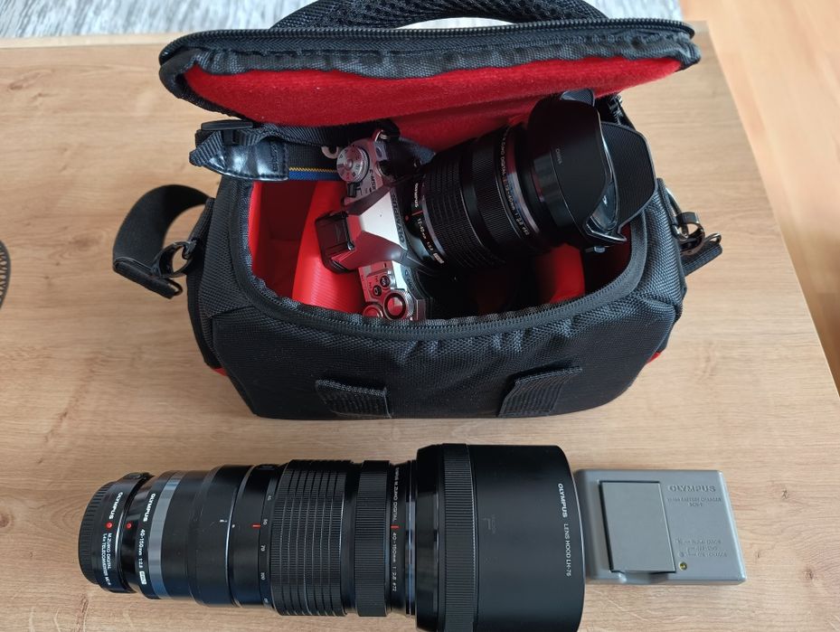 Olympus  O-MD E-M5ii + statyw Manfrotto gratis