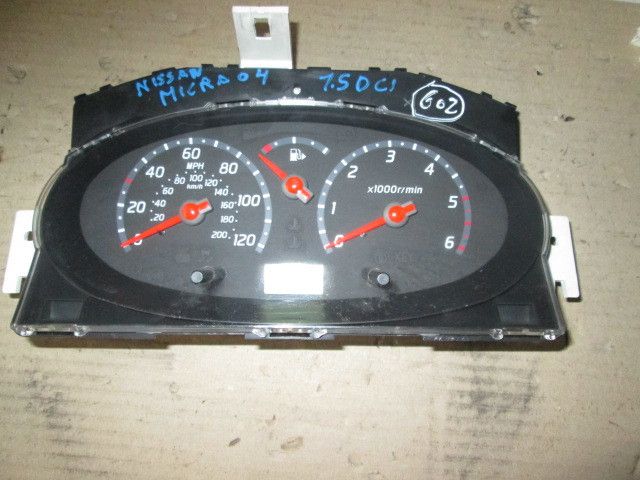 Quadrante / painel de instrumentos NISSAN Micra III (K12)