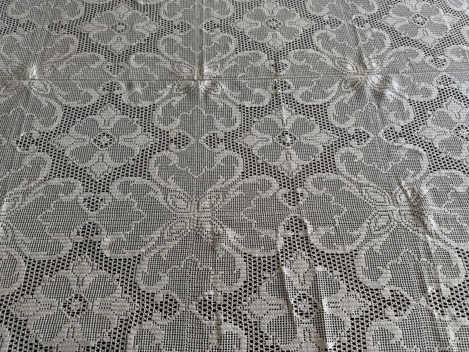 Colcha de renda feita à mão
