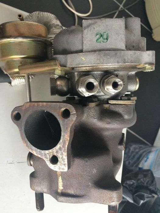 Turbo do grupo Vw com a referencia: 06A 145 703C