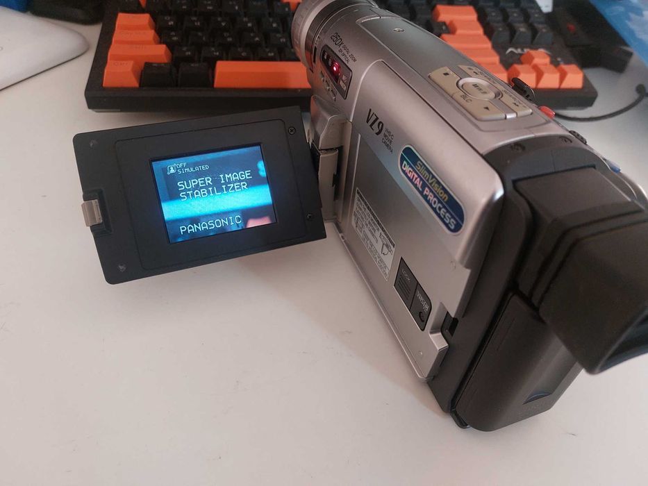 Видеокамера кассетная Panasonic NV-VZ9EU