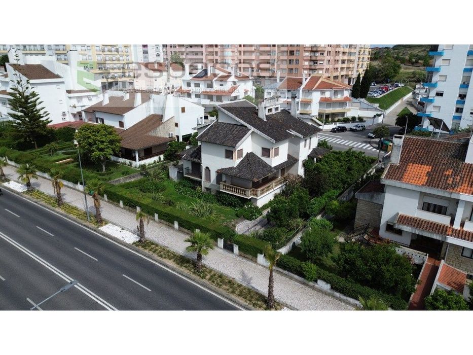 Moradia V6 com quintal