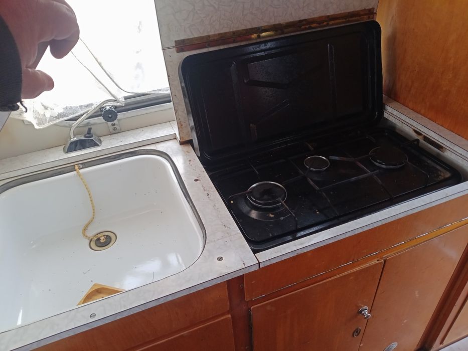 Продам німецький причіп дачу(караван,автодім,кемпер,домік  на колесах)Freedel