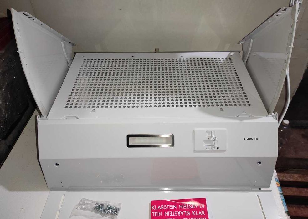 Витяжка вертикальна вбудована Klarstein Incognito 60 см, 250 м3/год