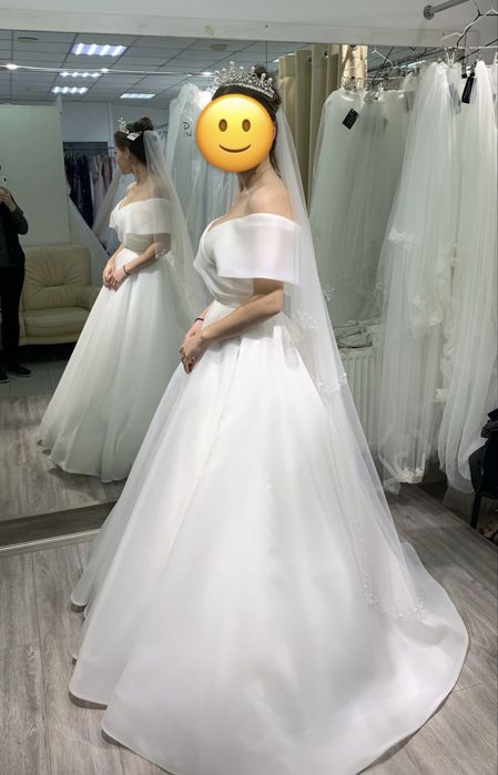 Нова весільна сукня
