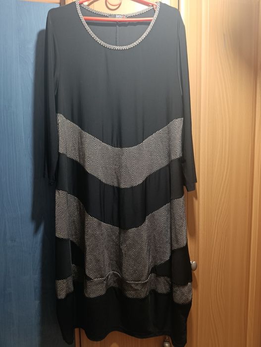 Женское платье..