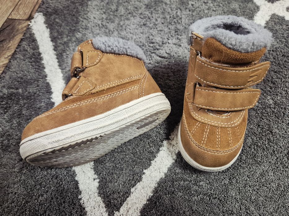 Buty zimowe dla chlopca r.22