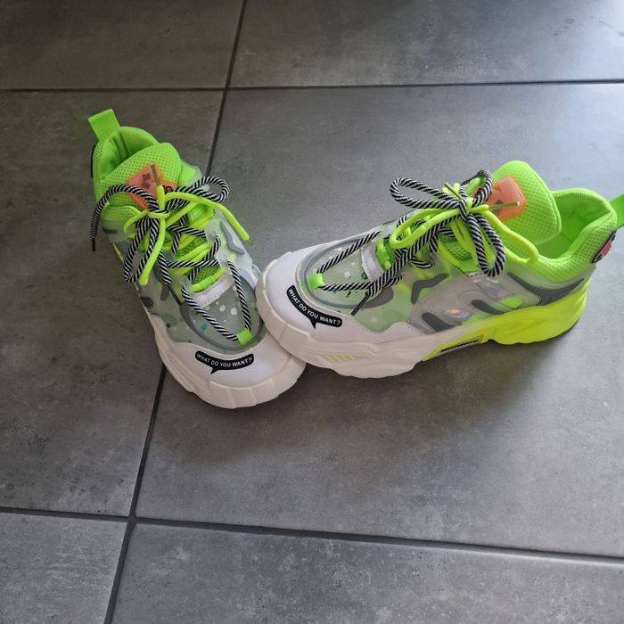 Śliczne snakersy 39