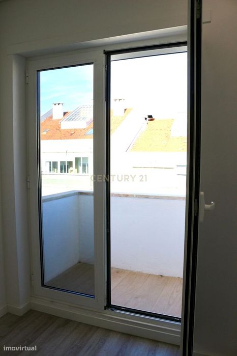 Apartamento T2 Renovado em Marvila – Lisboa
