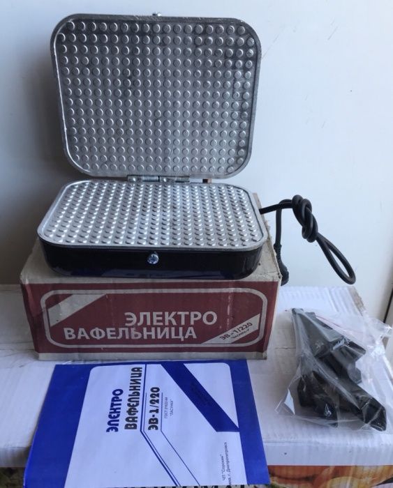 Электровафельница, Вафельница электрическая "Ласунка " новая !
