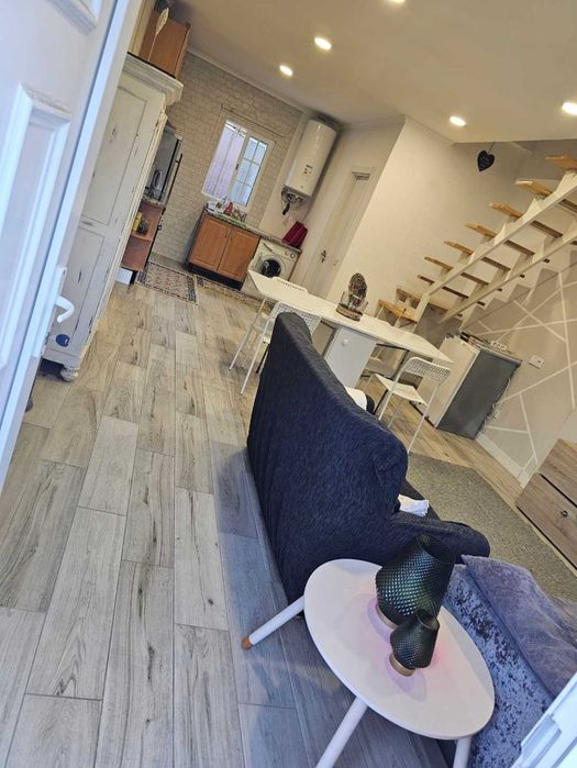 Arrendo quarto com casa de banho privada