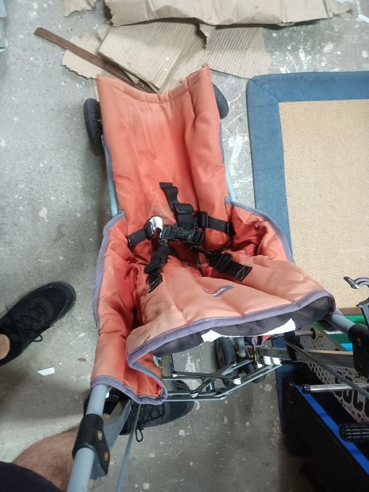 Carrinhos de bebé usados