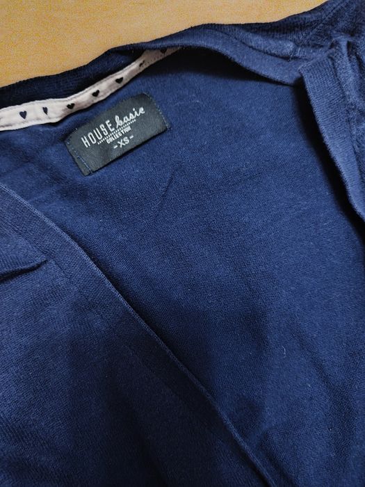 Granatowy sweter sweterek zapinany na guziki