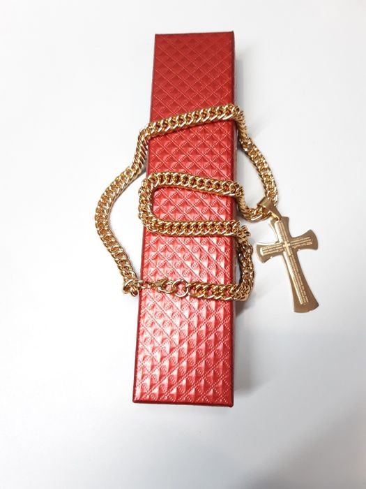 Colar de correntes 55x0,8cm, cor ouro, com cruz