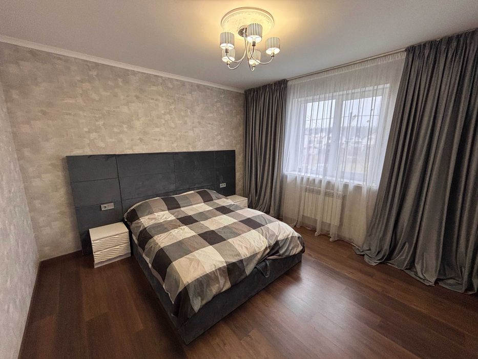 Сучасний двоповерховий будинок з ремонтом на 5 сотках