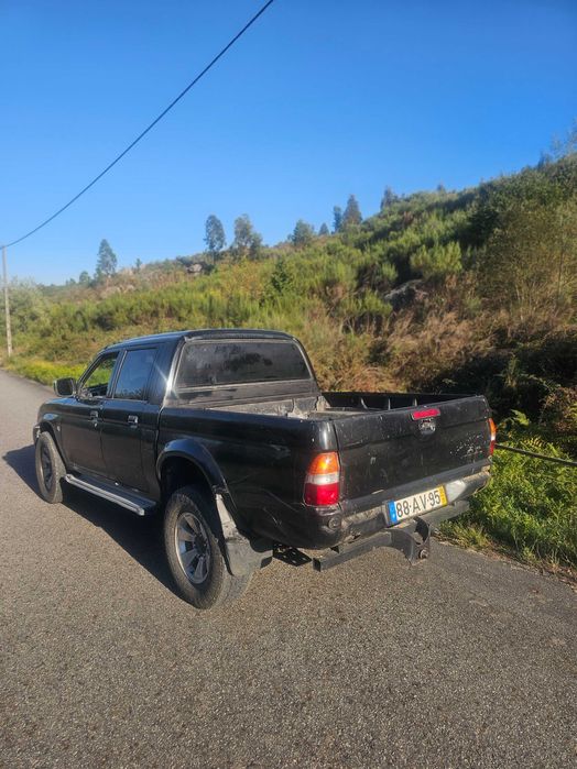 Mitsubishi l200 strakar 4x4