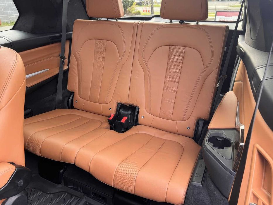 BMW X7      2020