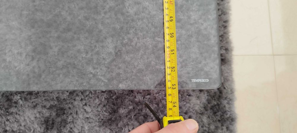 Mesa de centro com tampo em vidro temperado