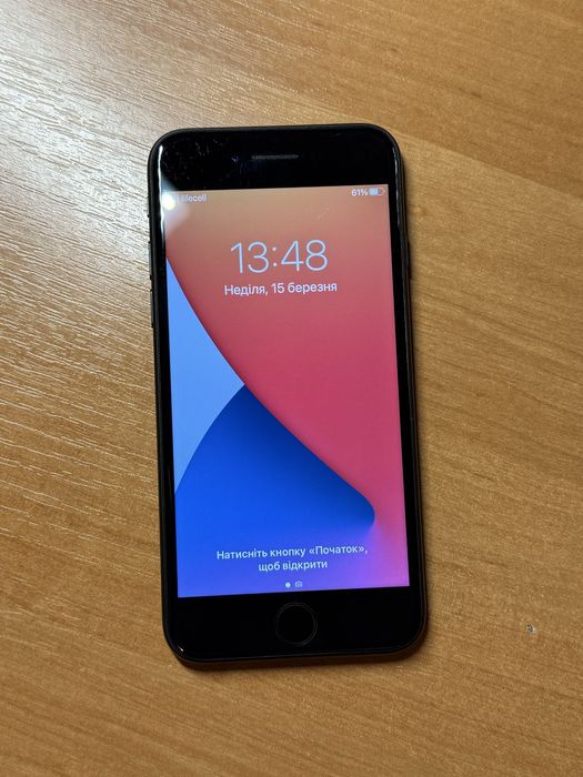 Iphone 7 32gb стан 9/10 батарея оригінал 86% black є 7 штук