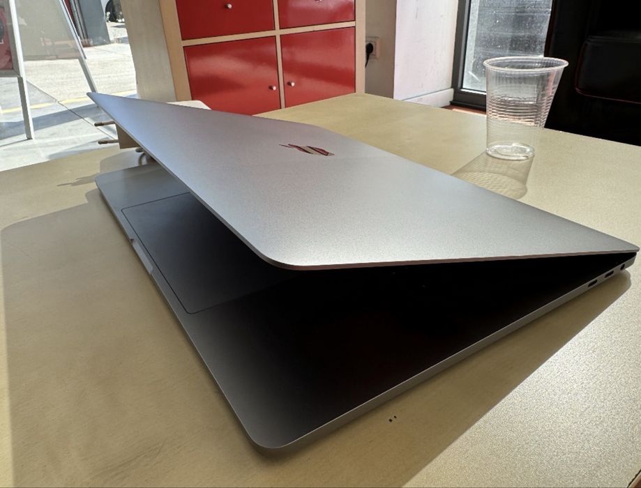 Macbook pro 15 retina Touch Bar I7 (16/512)