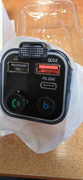 Transmiter Bluetooth samochodowy FM USB 3.0A + 1.0A QC USB-C  MP3