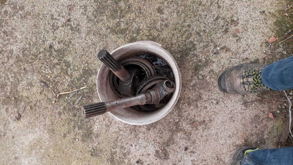 zwrotnica przedni napęd ursus zetor  6 cyl.