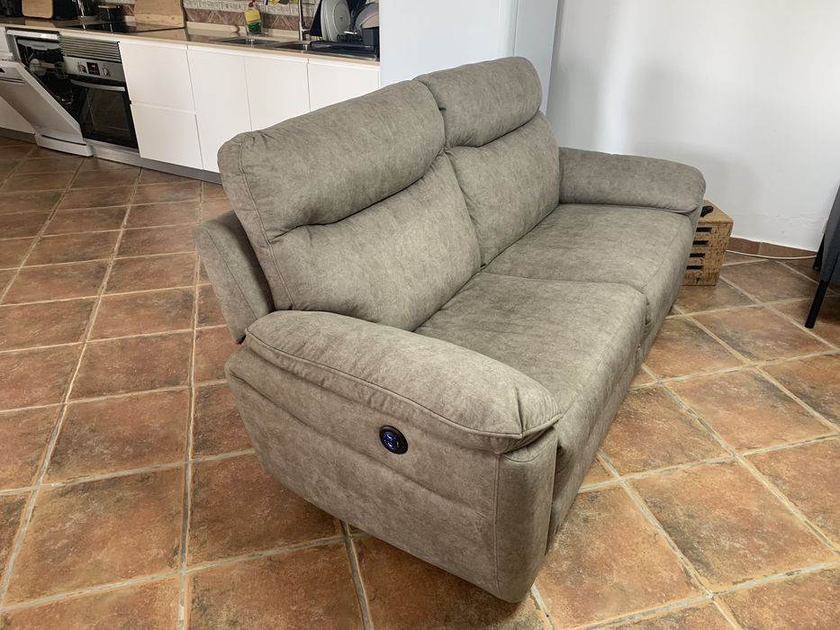 Sofá de três lugares como novo